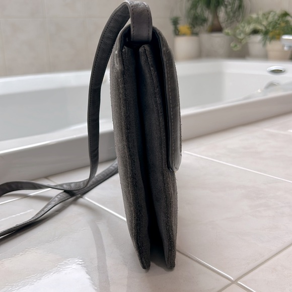 Susan Gail Vintage Gray Suede Convertible Strap Envelop Clutch Purse. EUC - Picture 10 of 10